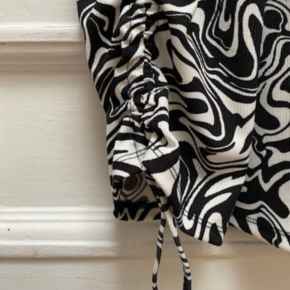 Black and White Midi Dress - Picture 5 of 6